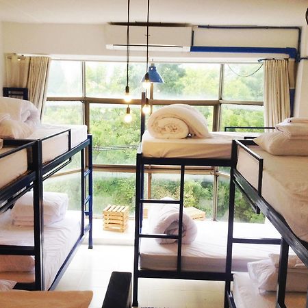 Safe And Sound Hostel Чиангмай Экстерьер фото