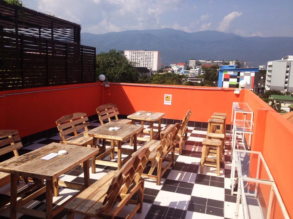 Safe And Sound Hostel Чиангмай Экстерьер фото