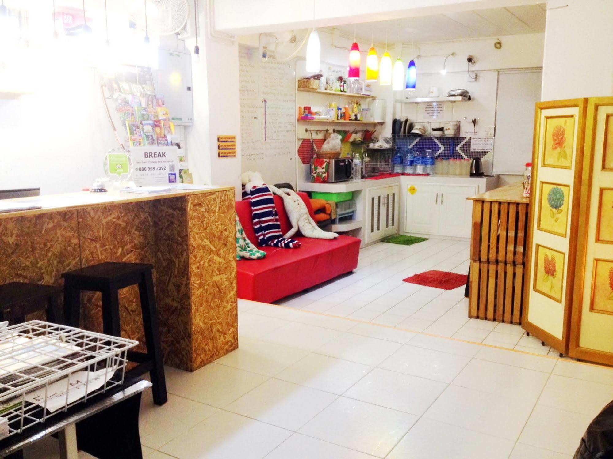 Safe And Sound Hostel Чиангмай Экстерьер фото
