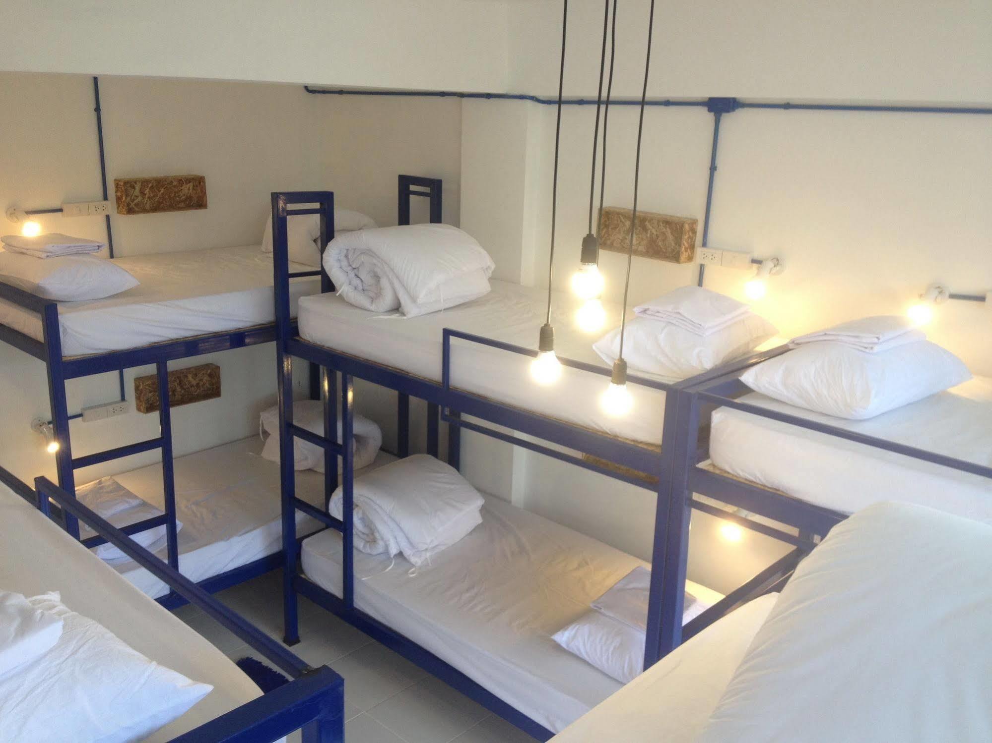 Safe And Sound Hostel Чиангмай Экстерьер фото