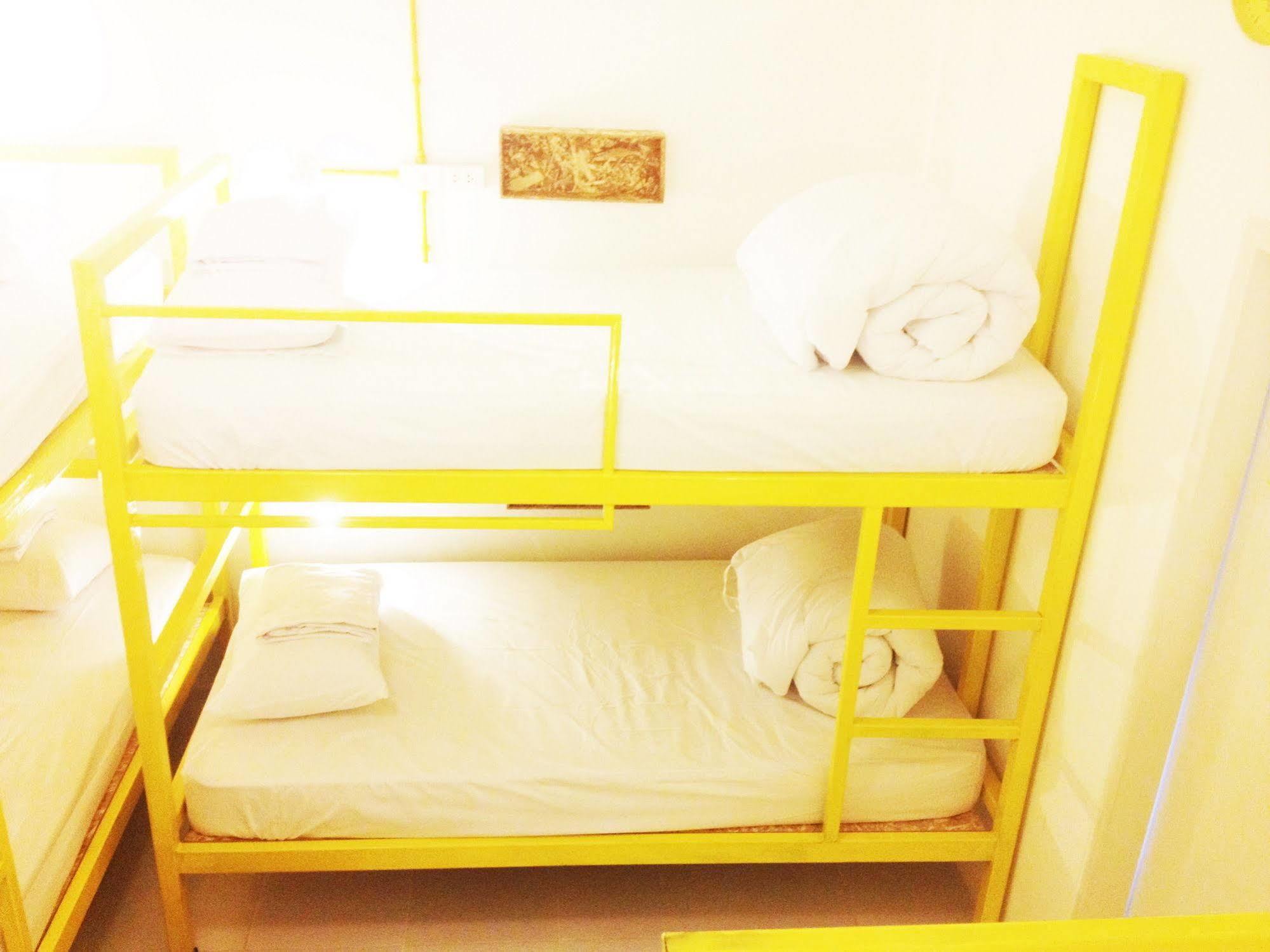 Safe And Sound Hostel Чиангмай Экстерьер фото