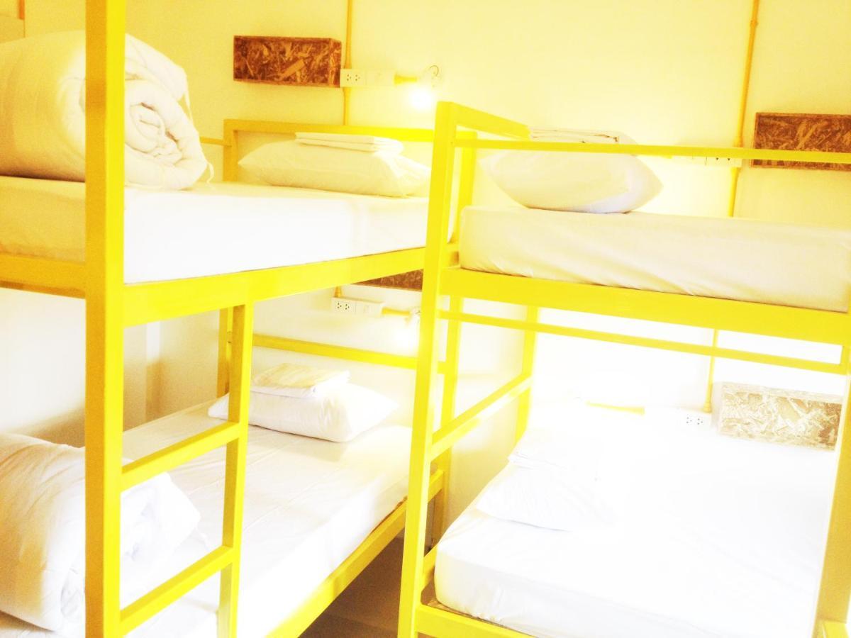 Safe And Sound Hostel Чиангмай Экстерьер фото