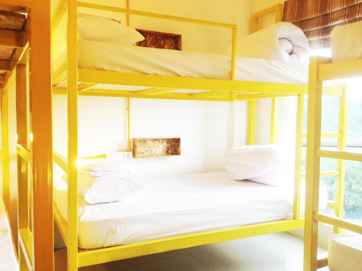 Safe And Sound Hostel Чиангмай Экстерьер фото