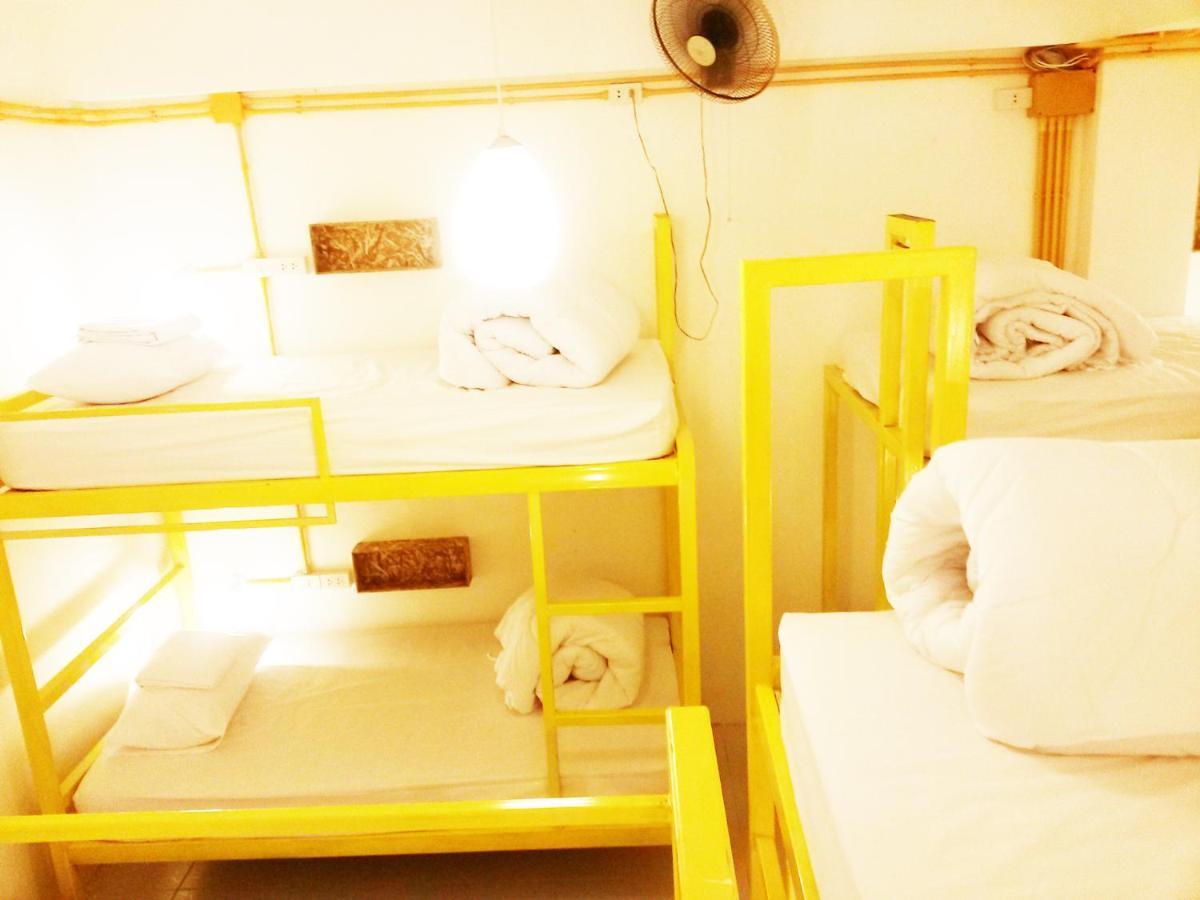 Safe And Sound Hostel Чиангмай Номер фото