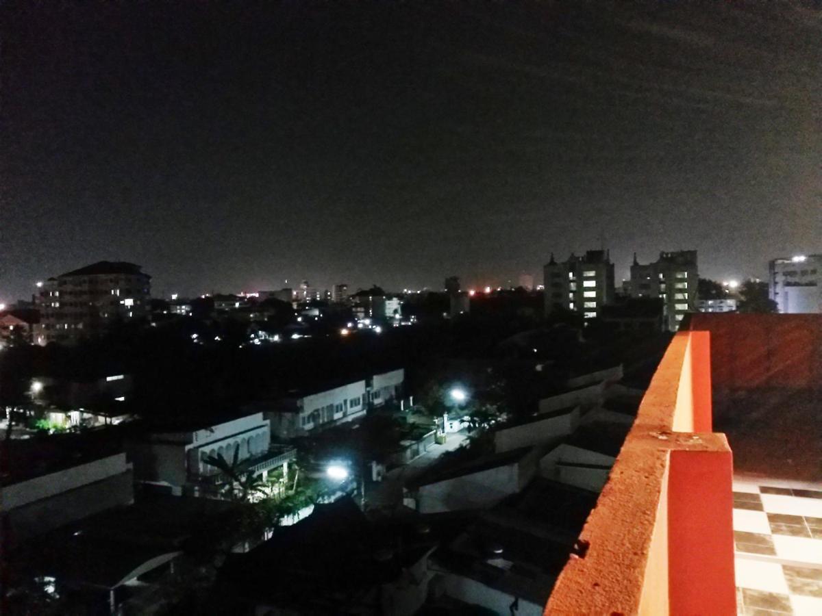 Safe And Sound Hostel Чиангмай Экстерьер фото